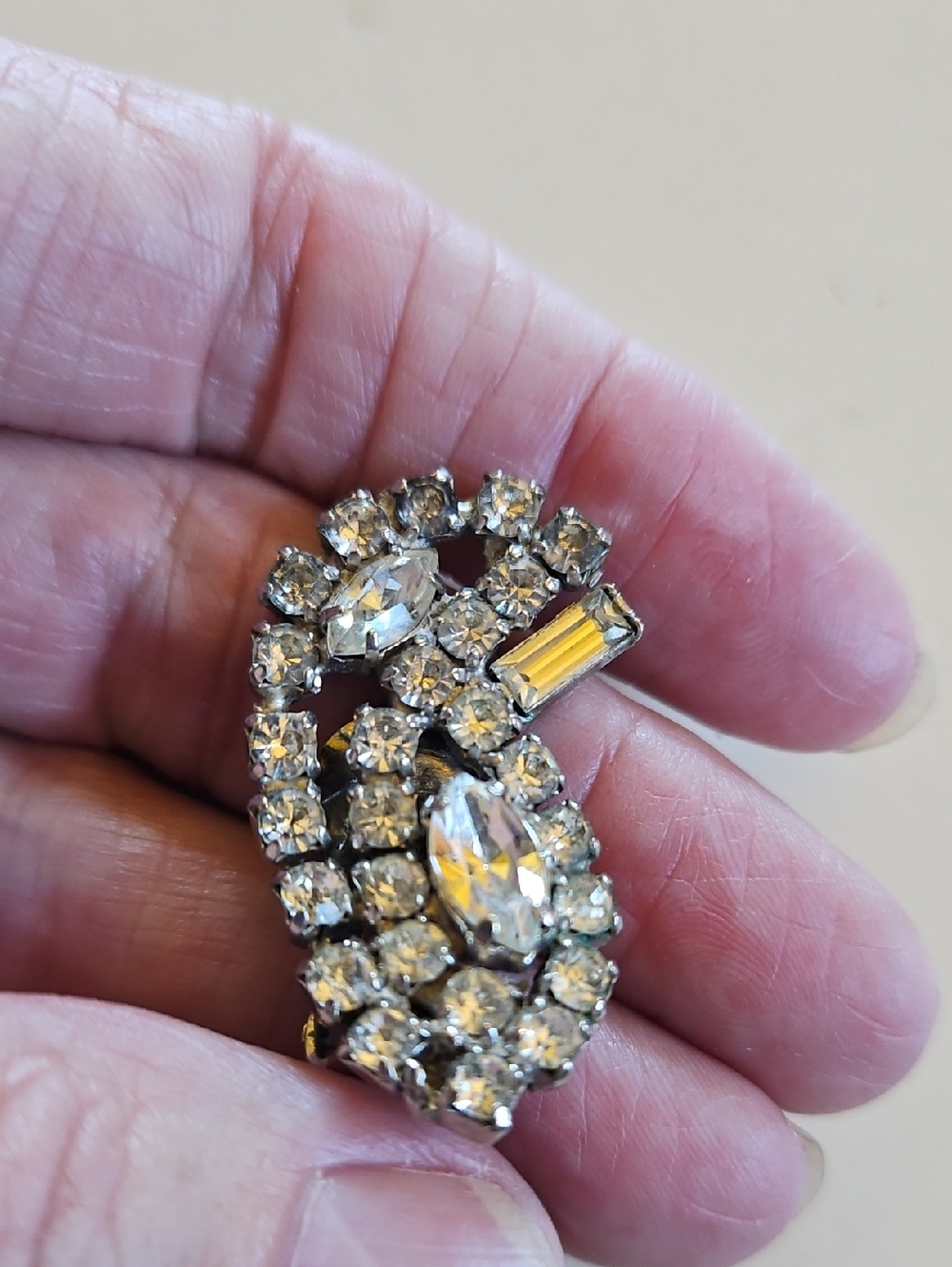 La Rel Vintage Silver tone clear rhinestone clip on earrings Massive Sparkle - Picture 6 of 6